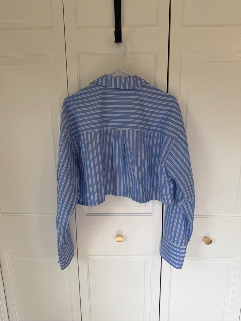 NIA South Moon Under Striped Cropped Button Down Shirt Blue White L NWT - Picture 3 of 6